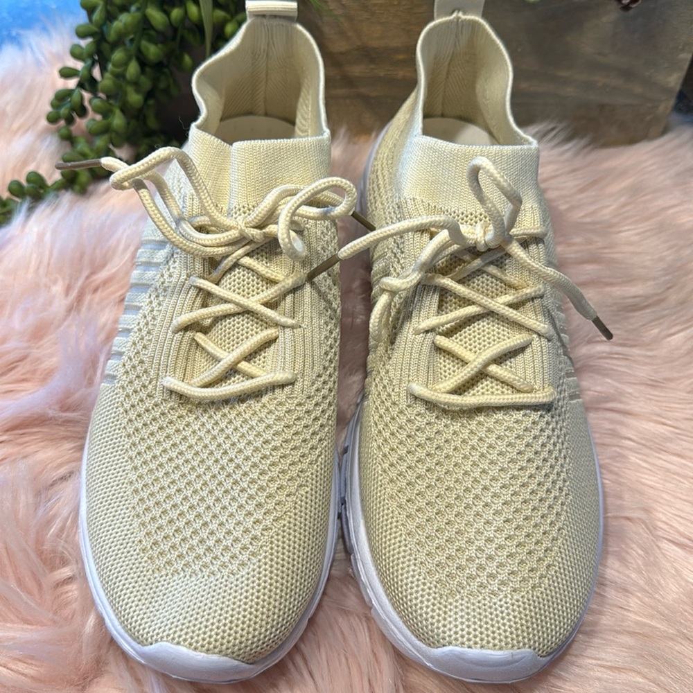 Women’s Fashion Sneakers